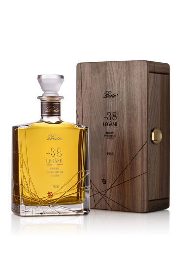 Legami +38 BRANDY 43%, 0,7l L24129 ve dřevě